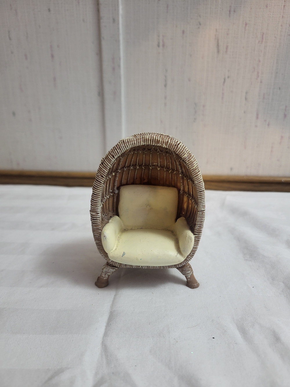 Dollhouse Miniatures Ceramic Wicker Style Egg Chair